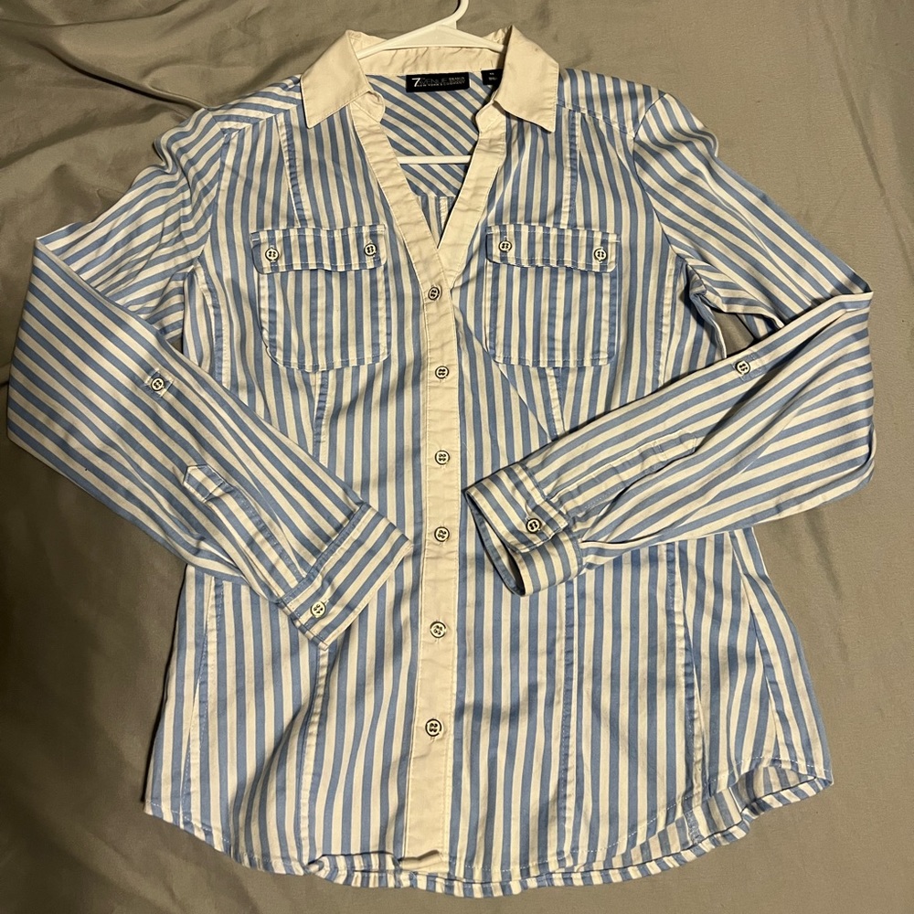 New York and company women’s button down blouse size xs